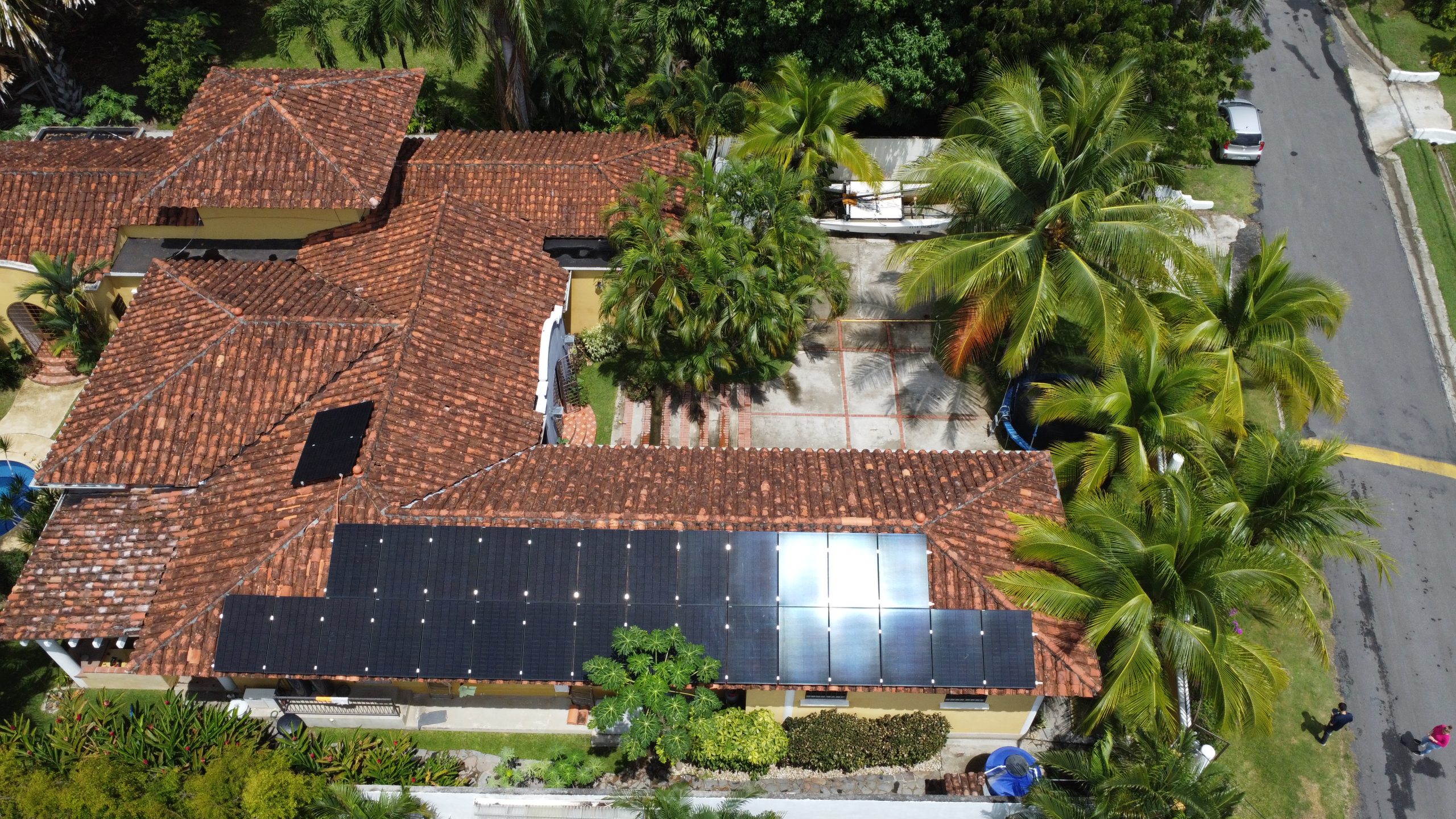 Celdas solares de La Casa de las Baterías en el Salvador
